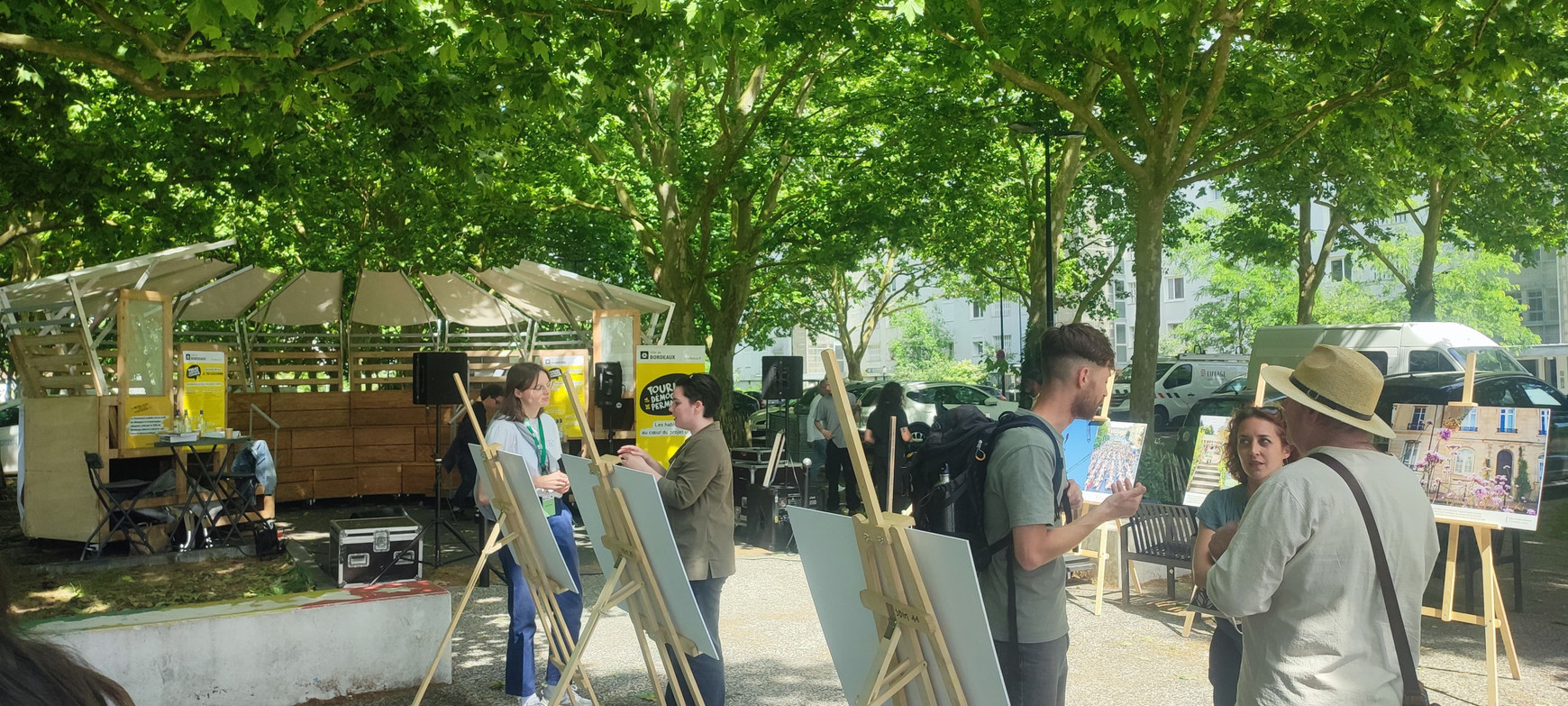 © Cassandre Thomas. La "tournée de la démocratie permanente" au Grand Parc à Bordeaux, en mai 2025. La "tournée de la démocratie permanente", le reportage