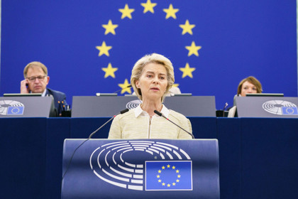 La Commission européenne propose un embargo progressif sur le pétrole russe. Réactions.