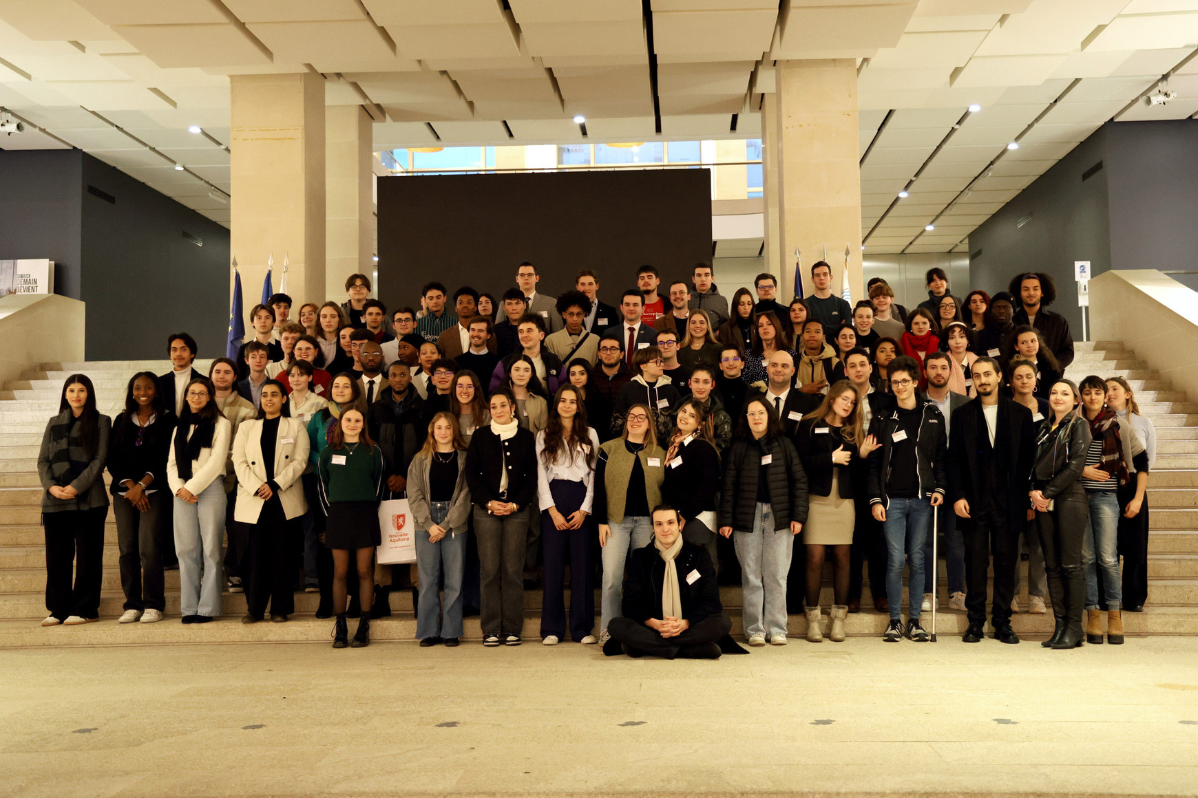 © Région Nouvelle-Aquitaine, Virgile Corre. Séance plénière de la deuxième promotion du Conseil régional des jeunes. Bordeaux, janvier 2025. Le Conseil régional des jeunes : faire participer la jeunesse à la vie publique