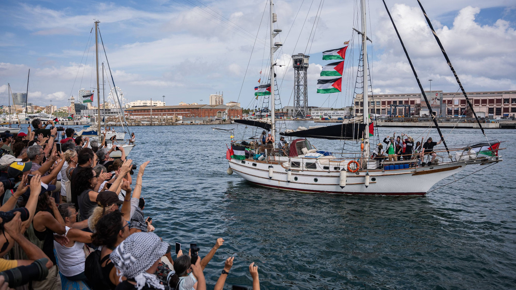 L'un des bâtiments de la Global Sumud Flotilla quitte le port de Tunis, le 10 septembre 2025 (IMAGO/NurPhoto) Aujourd'hui en Europe - 1er octobre 2025