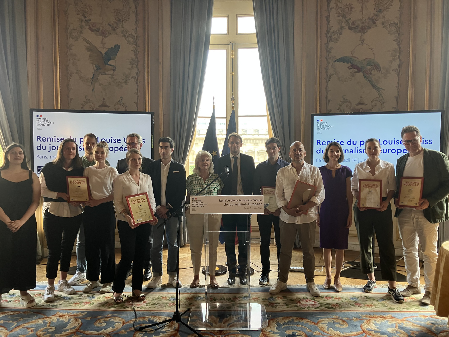 Ali Al Helli, Laura Collard, Marie Debauche, Léna Gheys, Émile Herman et Inés Verheyleweghen ont reçu le prix Louise Weiss dans la catégorie "jeune journaliste".© Lou Surrans Prix Louise Weiss 2023 : 6 jeunes journalistes en formation récompensés