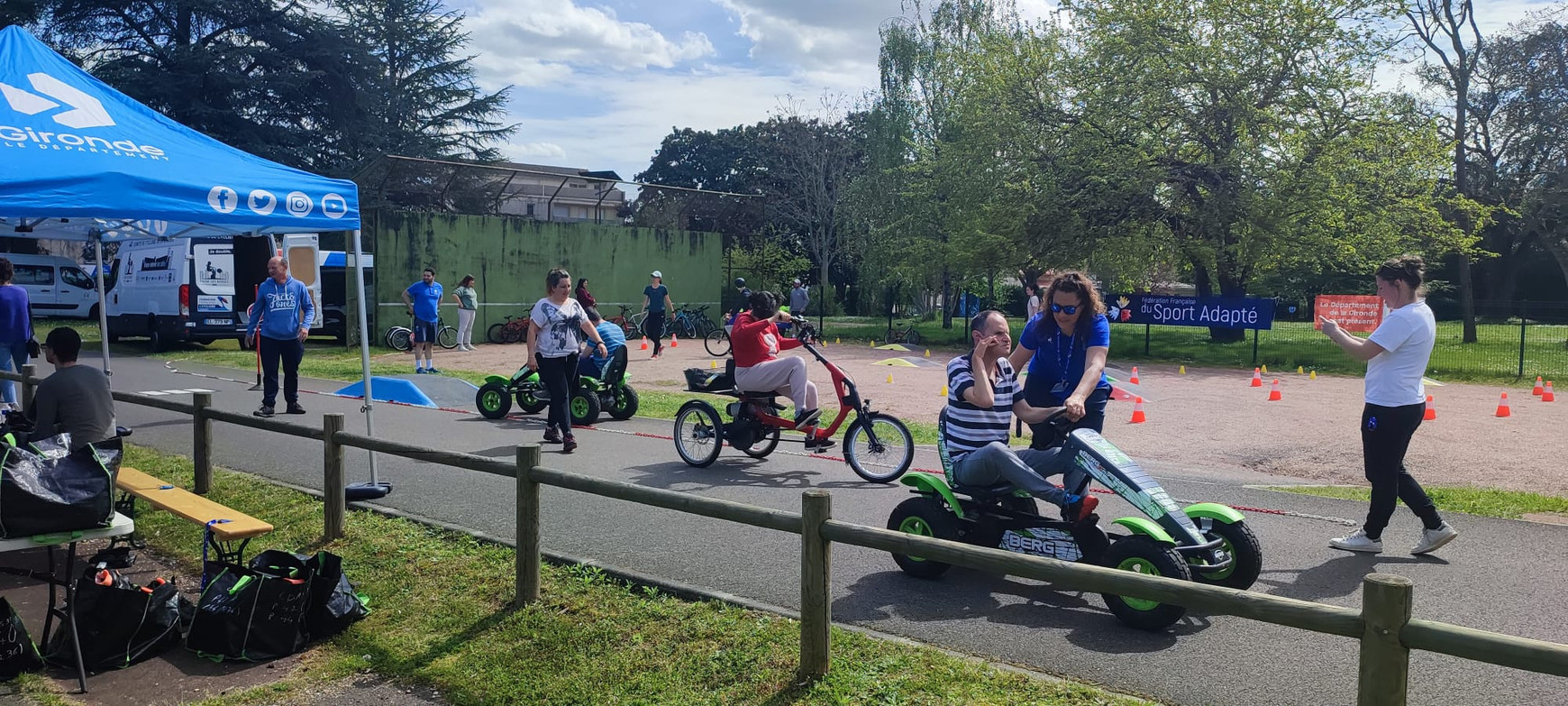 © Cassandre Thomas. Gradignan, avril 2024. Tout ce qui roule : une journée de sport adapté