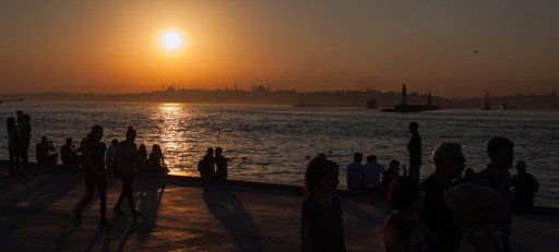 37°2 / DOGU, ISTANBUL DANS LA PEAU