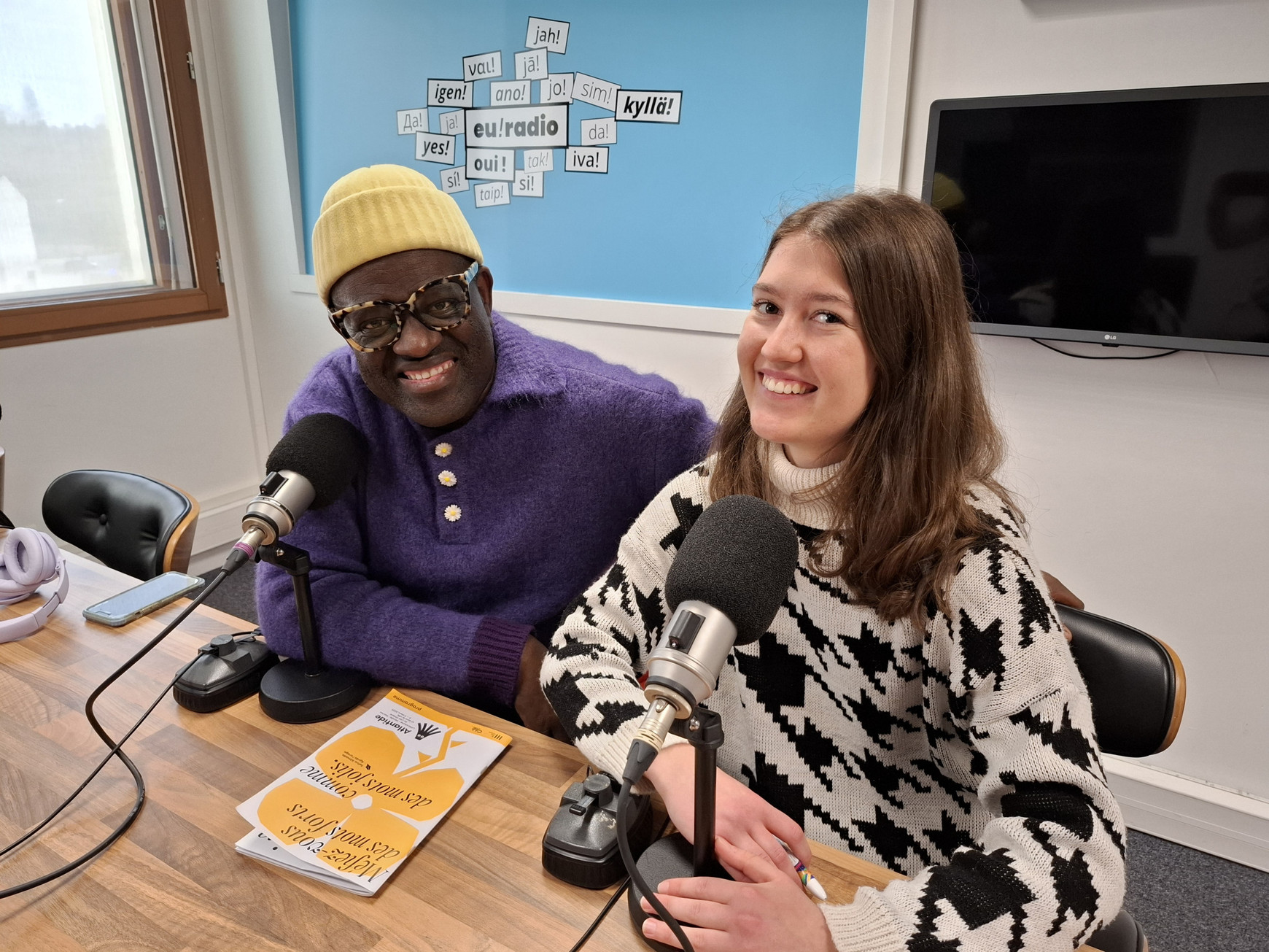 © Hélène Lévêque - Alain Mabanckou et Margherita Scialino dans les studios d'Euradio La treizième édition du festival Atlantide débute aujourd'hui à Nantes