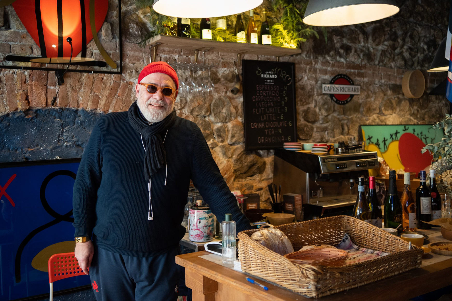 A La Barbe Du Globe - Guela Tsuladzé, un Artiste Entre Deux Mondes