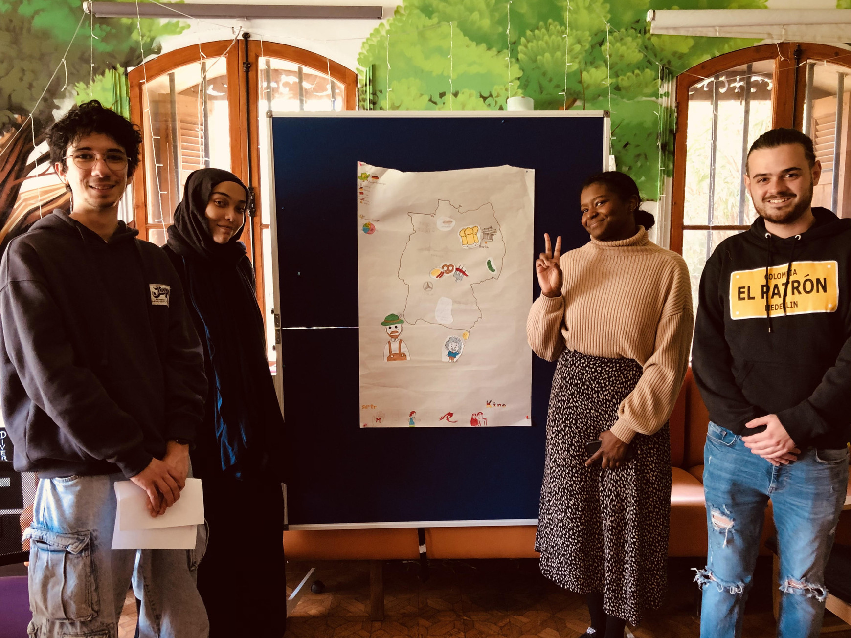 © DR À Marseille, Une Terre Culturelle accompagne des jeunes pour leur premier volontariat européen - L'Europe vue d'ici #118