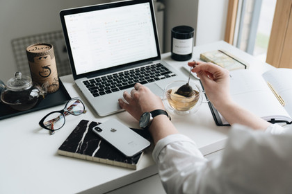 LE TÉLÉTRAVAIL : ENTRE ORGANISATION ET MOTIVATION