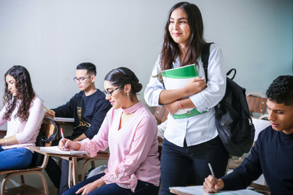 L'Ecole de la Deuxième Chance : favoriser l'insertion sociale, citoyenne et professionnelle des jeunes décroché·es.