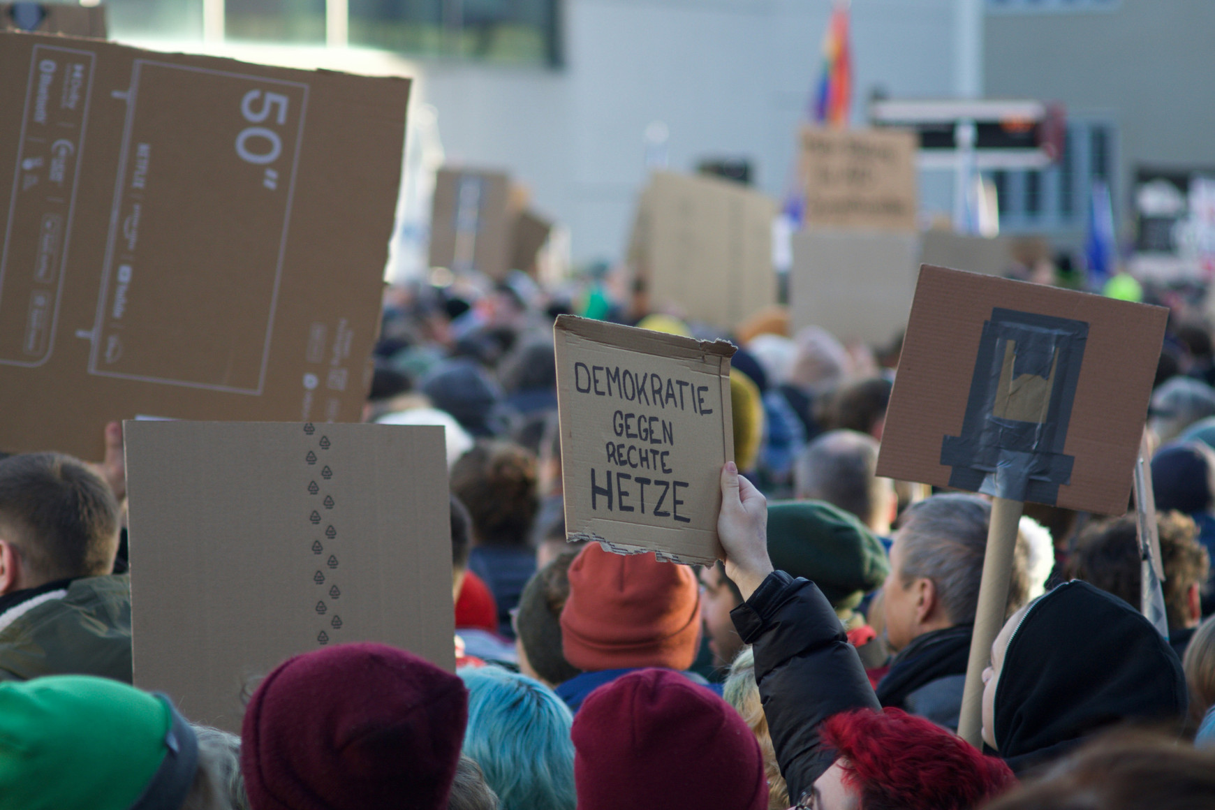 ©Christian Lue sur Unsplash L'État de droit et le financement des partis d'extrême droite : le cas allemand