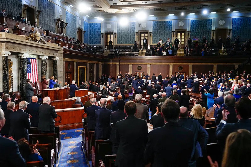 President Joe Biden delivers his State of the Union address to a Joint Session of Congress, Tuesday, March 1, 2022, in the House Chamber of the U.S. Capitol in Washington, D.C. (Official White House Photo by Adam Schultz) Lauric Henneton - Etats-Unis : Avis de turbulences sur les institutions