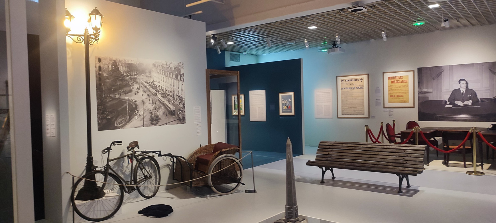 © Cassandre Thomas. "Le monde d'après : 1945-1954, des lendemains qui chantent ?". Musée d'Aquitaine, mai 2025. Le musée d'Aquitaine dédie sa réouverture à la reconstruction d'après-guerre