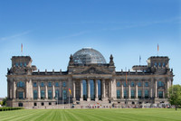 Nations Unies :  Alors que le monde entier se réunit à New York, Merz défend son budget au Bundestag et planche sur une solution pour soutenir l’effort de guerre de l’Ukraine