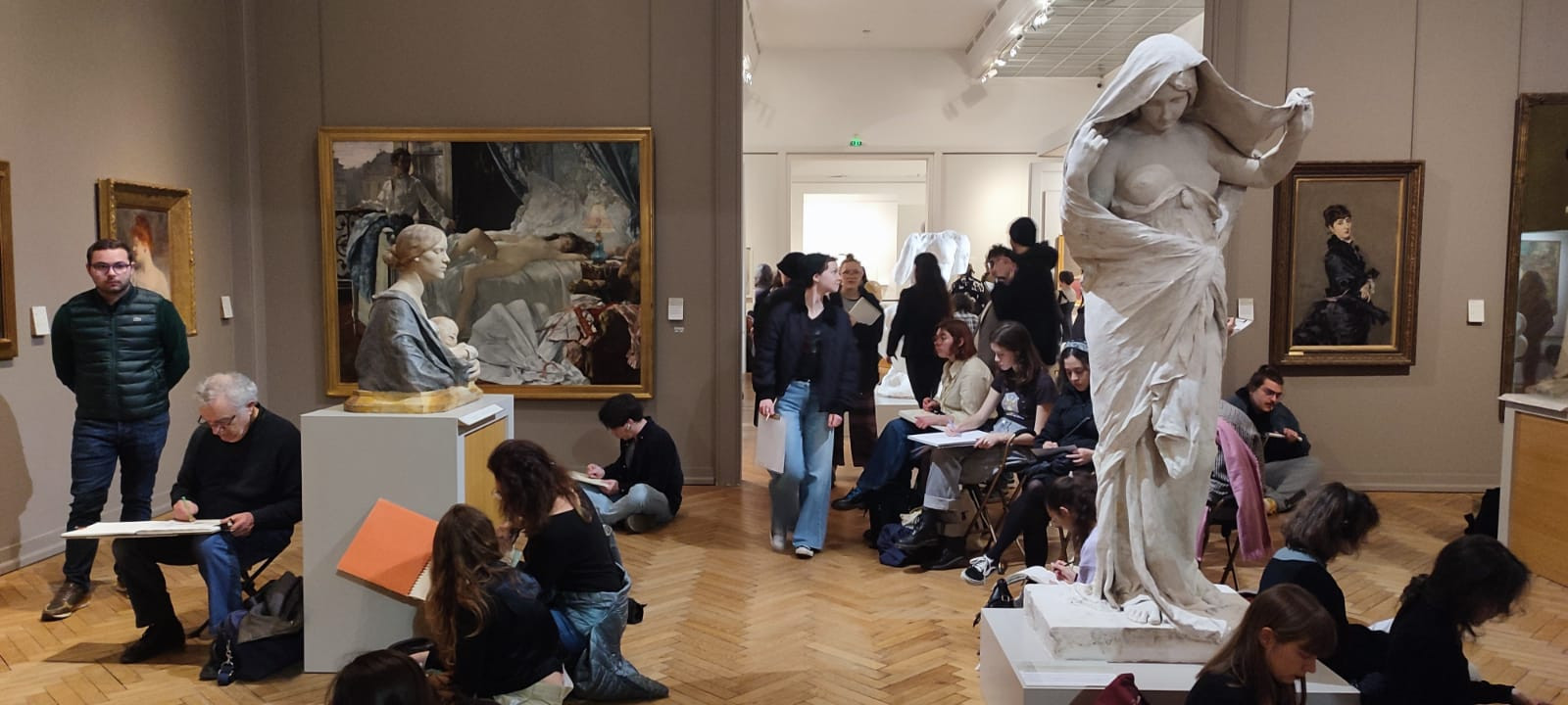 © Cassandre Thomas. La Nuit du dessin, dans l'aile Bonheur du Musée des Beaux-Arts de Bordeaux. Bordeaux, février 2024. Une Nuit du dessin, pour trouver l'inspiration