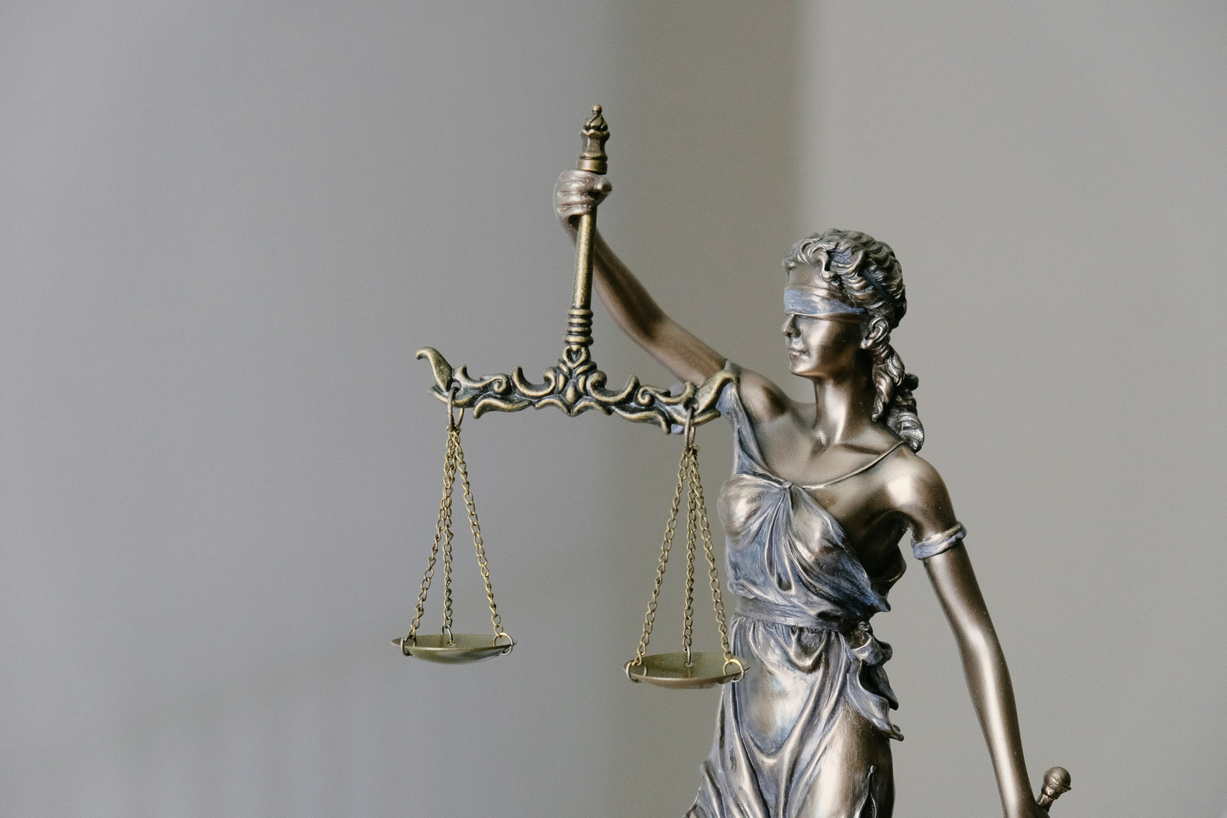 Tingey Injury Law Firm Quand le droit devient une arme pour faire taire médias et ONG : entretien avec Sophie Lemaître