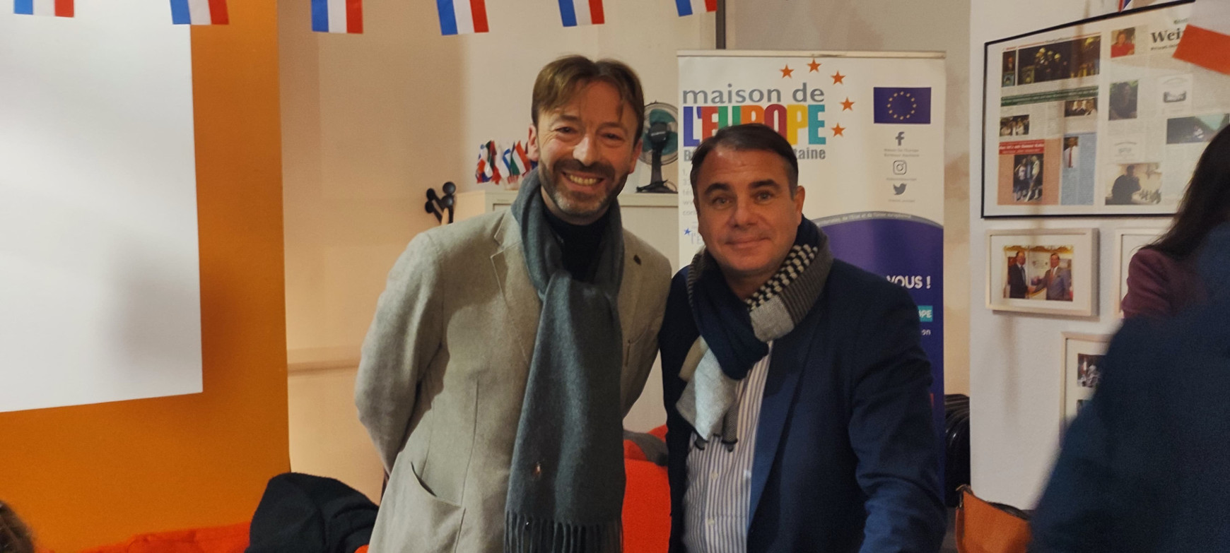 © Cassandre Thomas. Carlos Manuel Alves, le président de la MEBA, ainsi que Gwénaël Lamarque, le directeur, à la soirée d'anniversaire des 15 ans de la MEBA. Bordeaux, décembre 2024. La Maison de l'Europe de Bordeaux Aquitaine fête ses 15 ans !