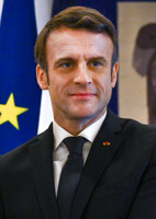 Selon Emmanuel Macron, l'asile doit être réservé aux "combattantes et combattants de la liberté, aux femmes et aux hommes qui fuient la misère" - Les Surligneurs