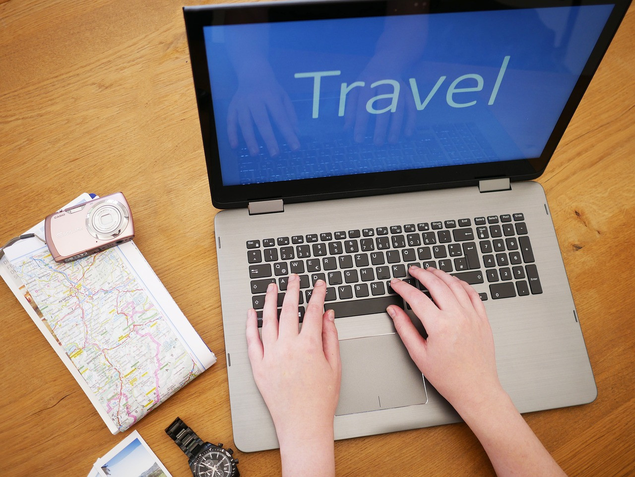 Image par Edeltravel_ de Pixabay Voyages achetés en ligne : attention aux abonnements pièges !