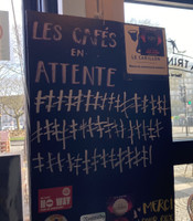 La Trinquette et ses cafés en attente pour les personnes sans domicile