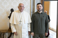 Foi, pouvoir et géopolitique : les leviers de la diplomatie vaticane