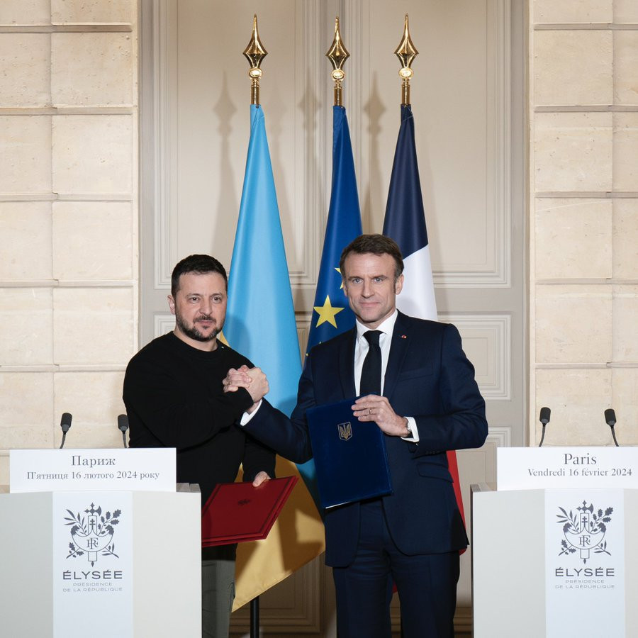 Le président ukrainien reçu à l'Elysée par Emmanuel Macron le 16 février 2024 en vue d'un nouvel accord de coopération en matière de sécurité entre la France et l'Ukraine. © Emmanuel Macron / X Aujourd'hui en Europe - 5 juin 2024