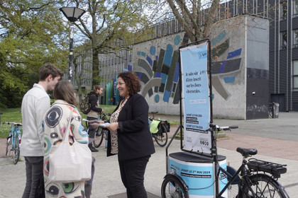 Un stand itinérant et un vélo triporteur pour faciliter les démarches d’inscriptions sur les listes électorales