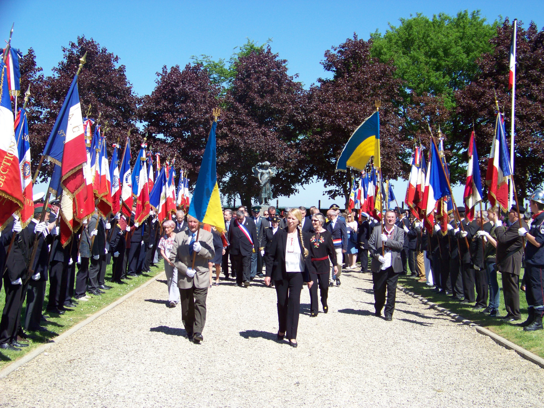 Les enjeux mémoriels russo-ukrainiens en France: les cas de Noyers-Saint-Martin et du Régiment immortel