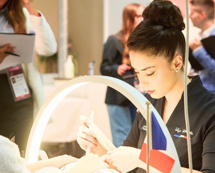 La France championne d’Europe des métiers : rencontre avec Lys Labarthe, médaillée d’or aux EuroSkills