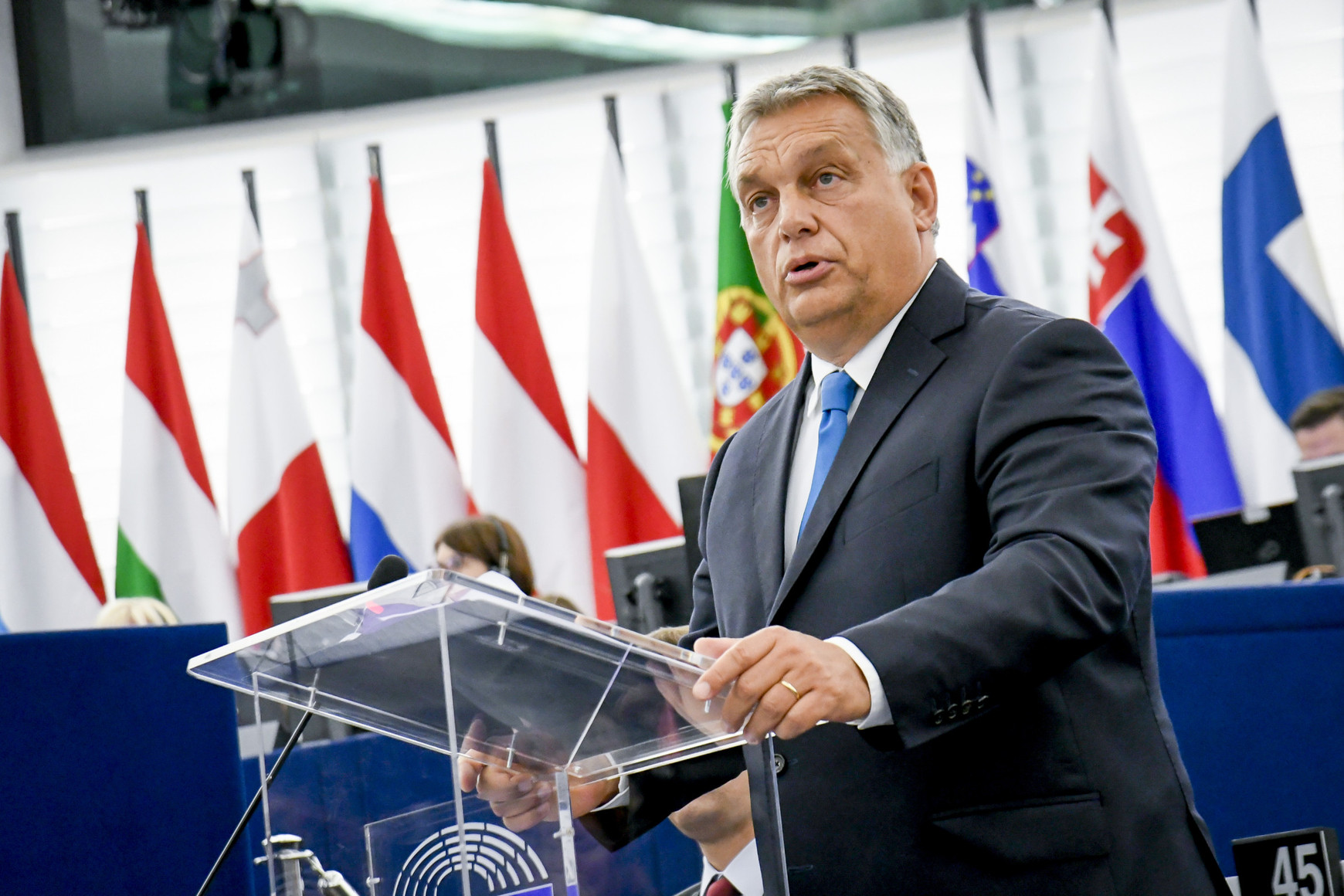 © European Union 2018 - Source : EP - Genevieve ENGEL Viktor Orban déroule le tapis rouge à la Chine