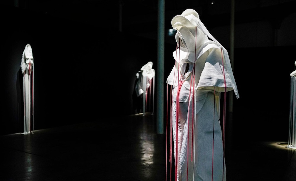 Courtesy de l’artiste et TEMPLON, Paris – Bruxelles – New York © ADAGP, Paris. Photo : Greg Bréhin Claire Marin et Jeanne Vicérial, dialogue 'In Silentio'