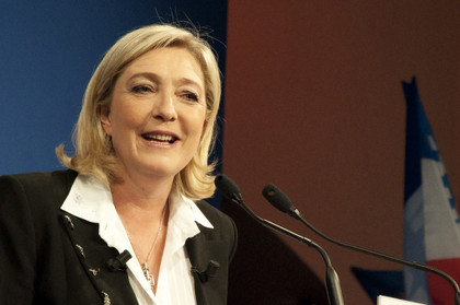 Marine Le Pen souhaite "sortir d'un certain nombre d'articles de la convention européenne des droits de l'homme" - Les Surligneurs