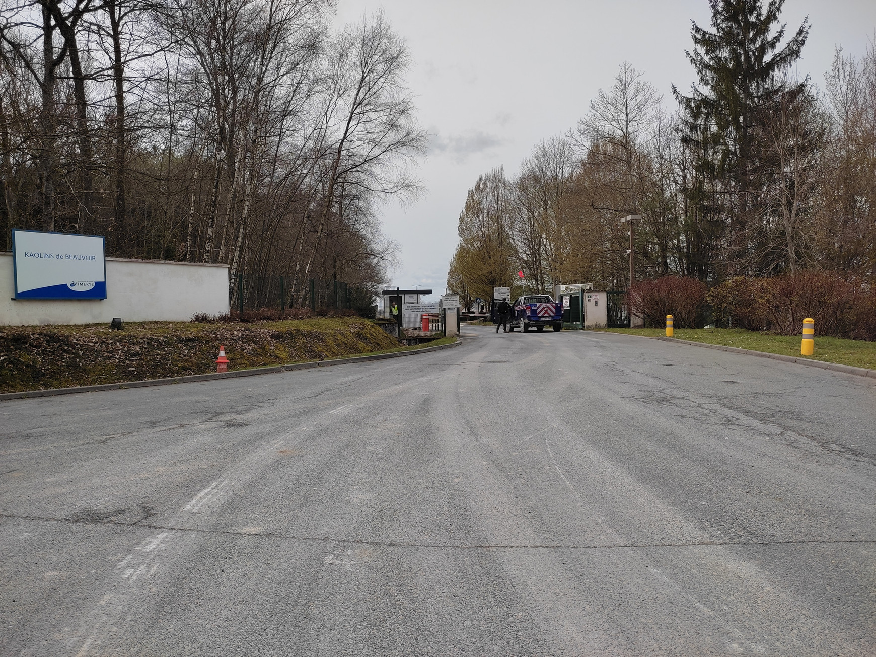 Entrée de la future mine de Lithium dans l'Allier gérée par Imerys L'enjeu du lithium en Europe - l’Europe vue d’ici #42