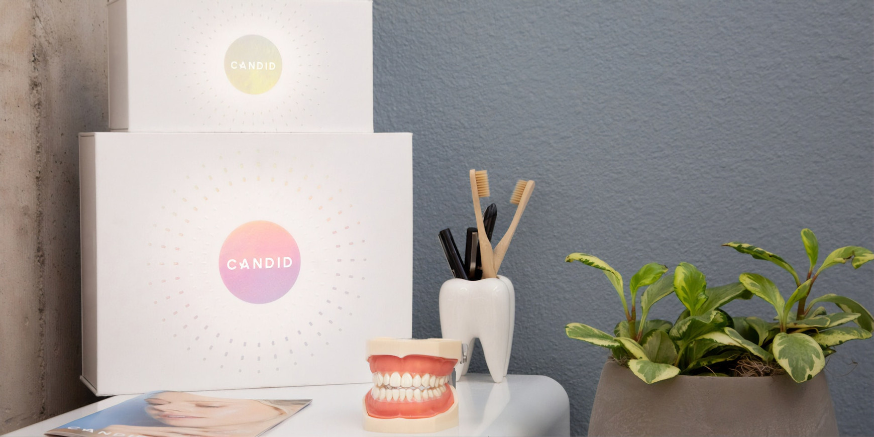 Photo de Candid sur Unsplash Orthodontie en ligne : comment retrouver le sourire en ligne sans risques ?