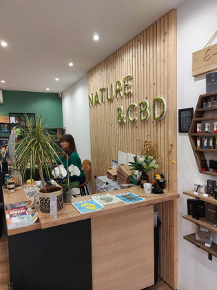 À Toulouse, le soulagement des boutiques de CBD après la légalisation définitive du produit