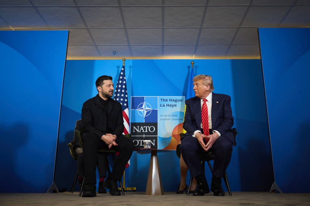 © Site de la présidence ukrainienne (Le président ukrainien Volodymyr Zelensky et le président américain Donald Trump se rencontrent en marge du sommet de l’OTAN à La Haye, le 25 juin 2025.) Aujourd'hui en Europe - 26 juin