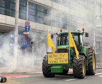 À Bruxelles, les agriculteurs manifestent