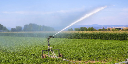 Les Méga-bassines – Chapitre 2 : Que faire de ces bassines ? Deux modèles agricoles en conflit et un gros problème de gestion