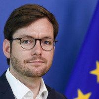 l'Union européenne s’arme contre la désinformation - Johannes Bahrke
