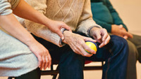 Soutenir les personnes âgées isolées pendant les fêtes de fin d'années