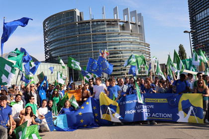Sommet de Strasbourg : "faire pression" sur les dirigeants européens pour changer l'Europe
