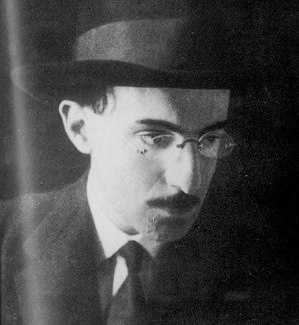 Fernando Pessoa - Uma Fotobiografia © Livros Quetzal, S.A. e Maria José de Lencastre La journée mondiale de la langue portugaise, en quête de visibilité à Bordeaux