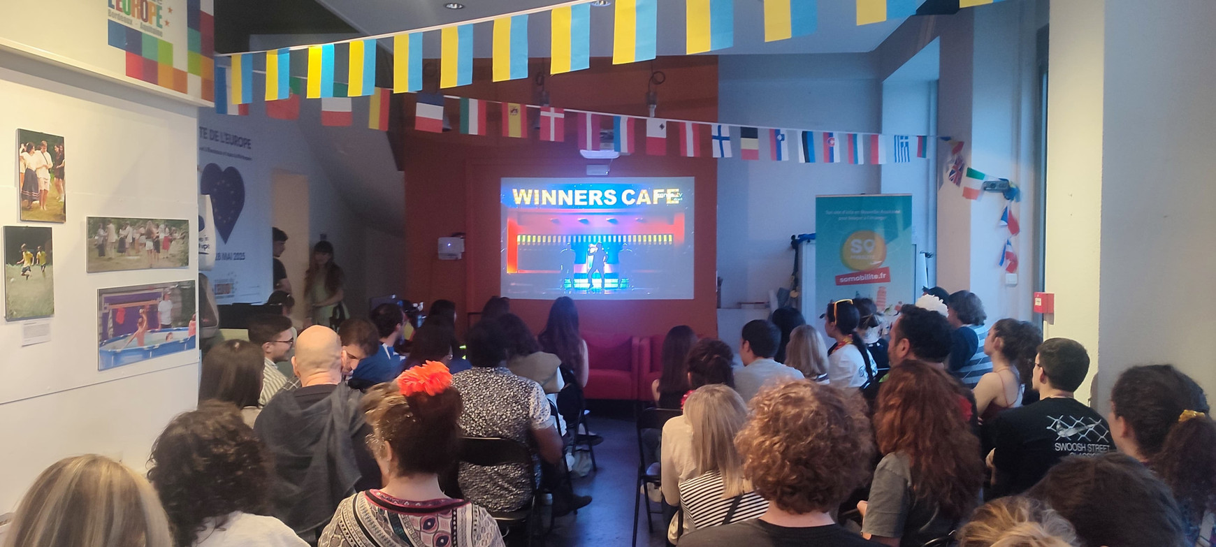 © Cassandre Thomas. La soirée spéciale Eurovision à la Maison de l'Europe. Bordeaux, mai 2025. Pour le Joli mois de l'Europe, une soirée spéciale Eurovision