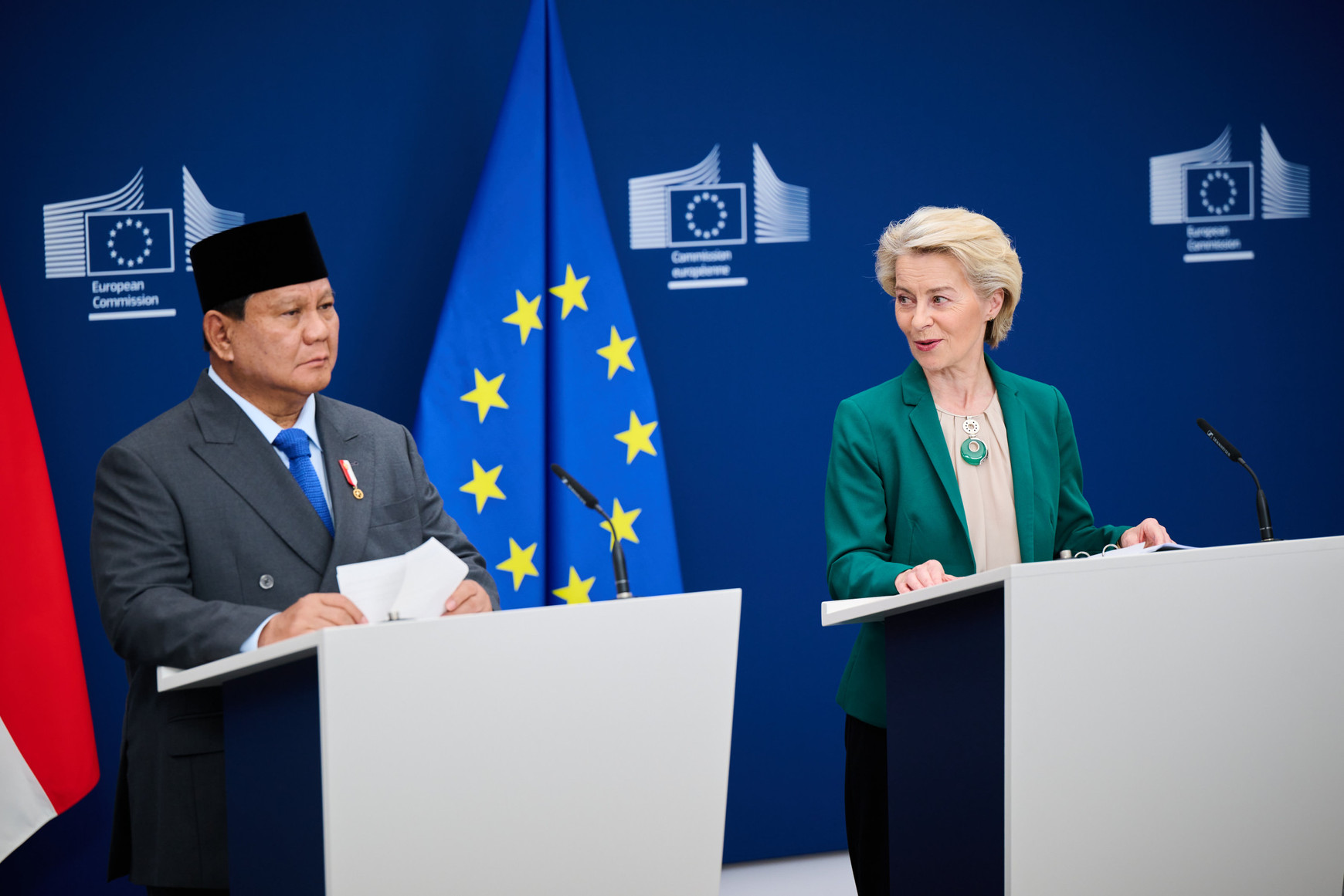 Prabowo Subianto, Président indonésien, et Ursula von der Leyen, le 13 juillet 2025 (CE - service Audiovisuel / Dati Bendo) Accord UE-Indonésie : un nouveau pas précipité vers l'Asie