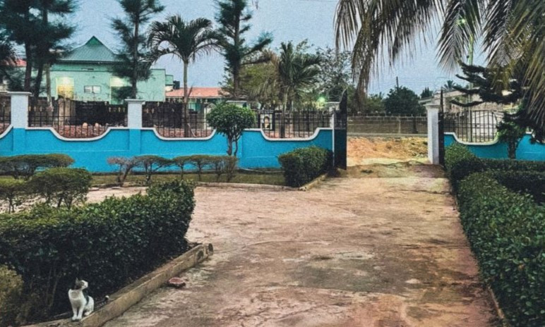 Pochette de l'album From The Archives #002 - The Kumasi Sessions - DR Studio Bonaparte (feat. Bonaparte) - "On Melancholy Hill"