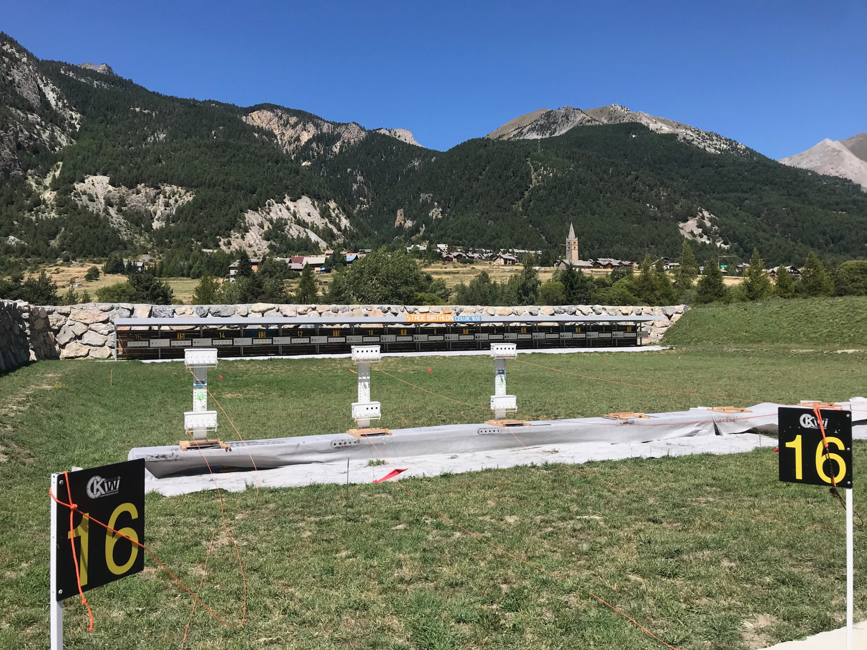 © Photo de Marion Paquet Un stade nordiqe 4 saisons dans les Hautes-Alpes - L'Europe vue d'ici #131