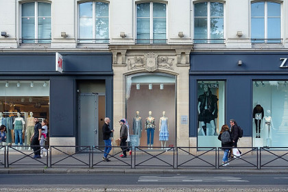 La fast fashion sur le fil de la législation