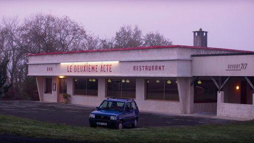 Extérieur Nuit - UN GROS TRUC EN MOINS - Ouverture...