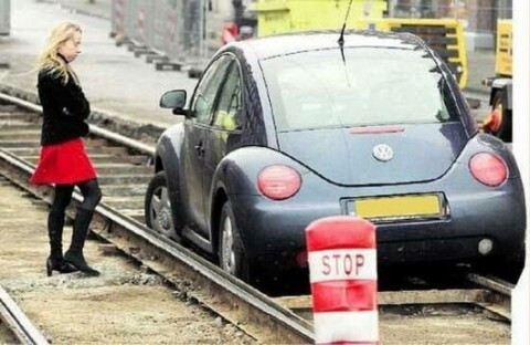 Épisode Comment prendre le train sans la SNCF ? de l'émission Service de Traitement des Requêtes Urgentes - ancienne émission