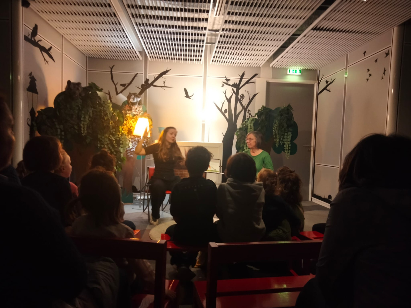 © Cassandre Thomas. Une lecture bilingue français et LSF à la bibliothèque