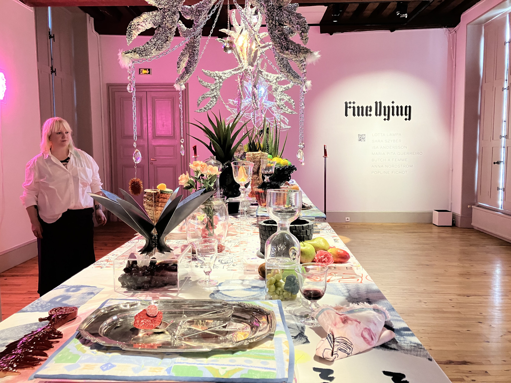 L'exposition Fine Dying est accessible au public jusqu'au 1er octobre.© Lou Surrans Fine Dying : exposition punk à l'Institut suèdois