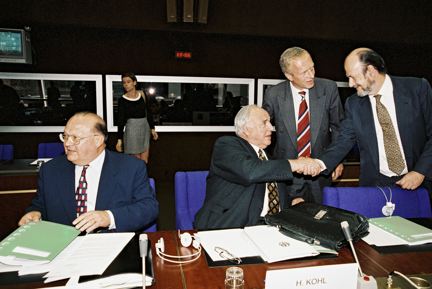 © Communautés Européennes 1997- EP /Meeting restricted summit of EPP heads of state and government Ukraine, retour aux années 90